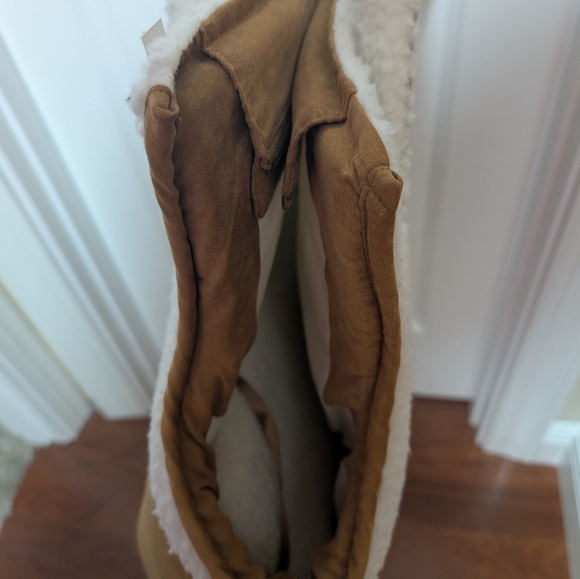 Brown and White Dog Carrier Tote - Picture 10 of 15